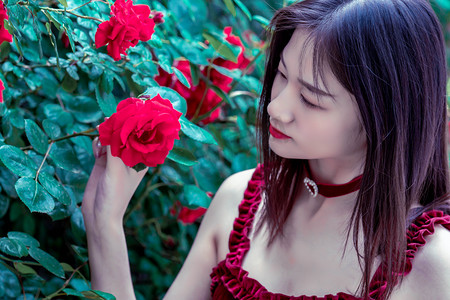 重庆高温红色预警两连发 防空洞成避暑“天堂”